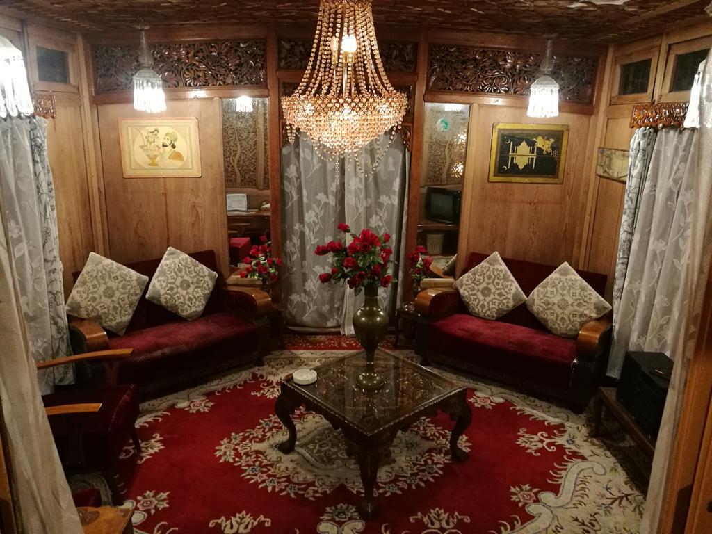 House Boat Hardy Palace Srīnagar Exterior foto